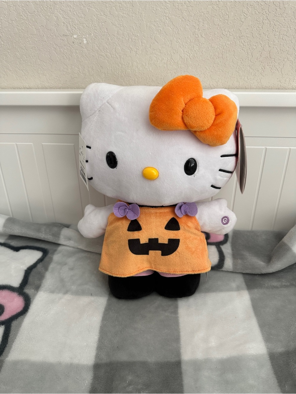 Sanrio Hello Kitty Orange & White Pumpkin Outfit Plush